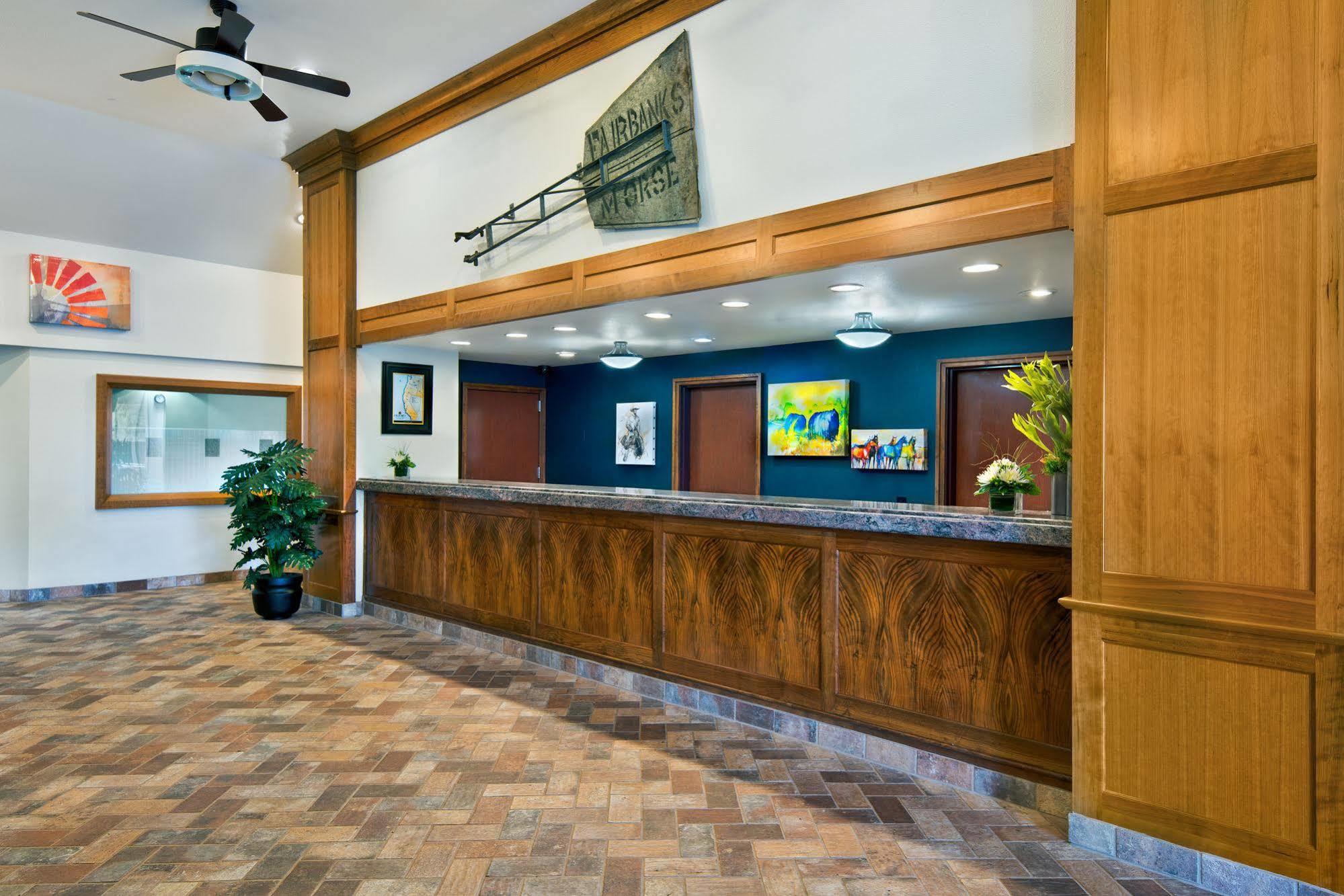 Oxford Suites Hermiston Exterior foto